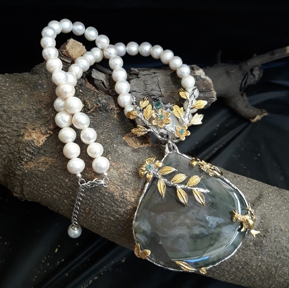 Handcrated Moss Agate and Pearl Floral Necklace - Picture 9 of 16